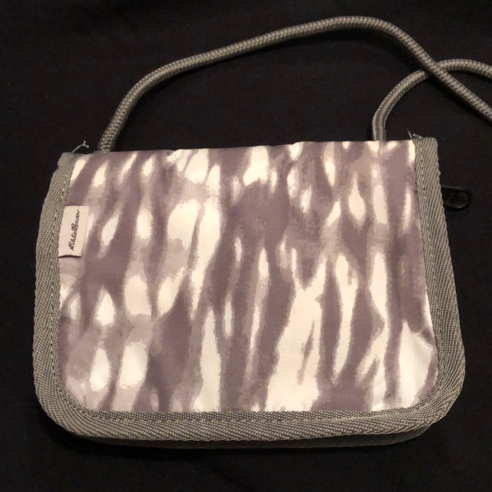 Little bag to use while walking really for anything